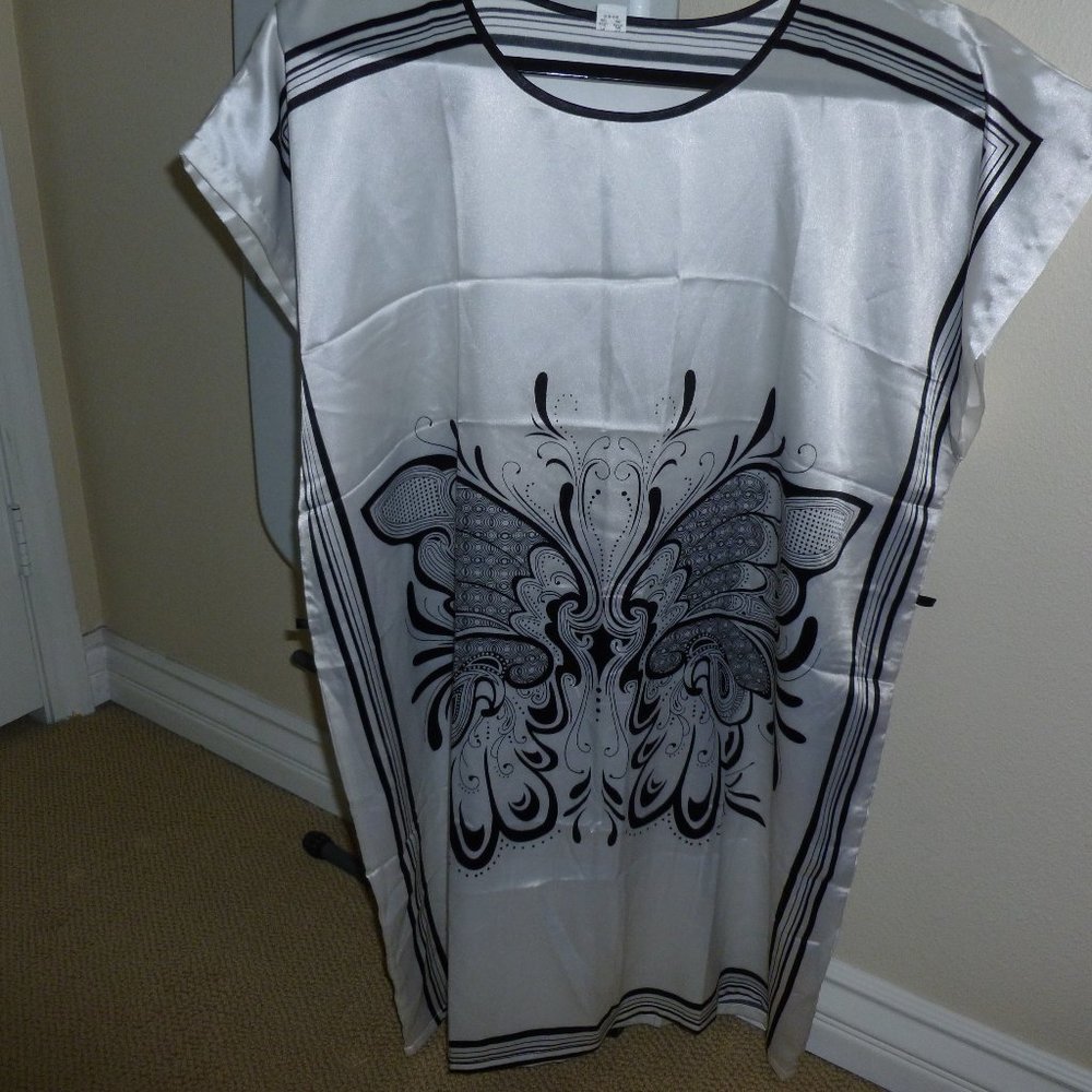 Silk Lounging Dress Black & White NWOT